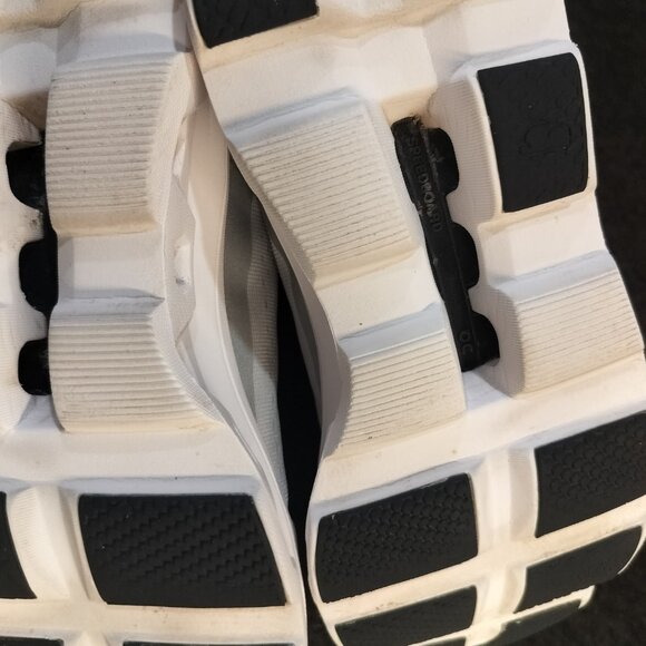 Women's On Running Cloudmonster sneakers US 9 - Picture 8 of 9